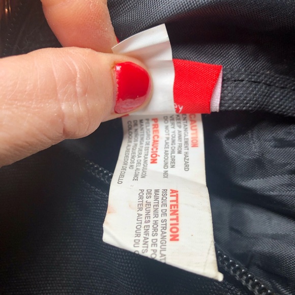 DISNEY MICKEY AND FRIENDS FANNY PACK WITH 2 ZIPPER COMPARTMENTS, 39” ROUND - Picture 10 of 10